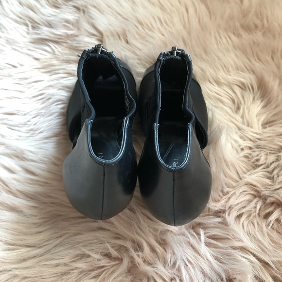 Tahari zip up heels - Picture 5 of 7